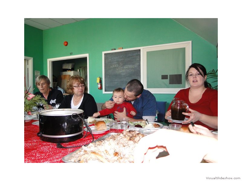 Cheryl, Heather, Jeremy, Kaehl, Aislinn at Christmas