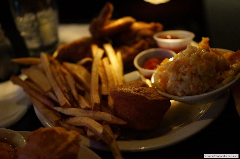 Bakers Piano Bar Detroit 05 - Fried Chicken Dinner