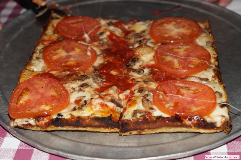 Buddy's Pizza Detroit 01 - Pizza