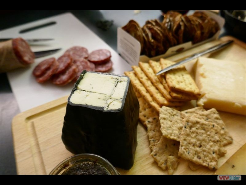 Blue Cheese with Sausage, Crackers and Cheese