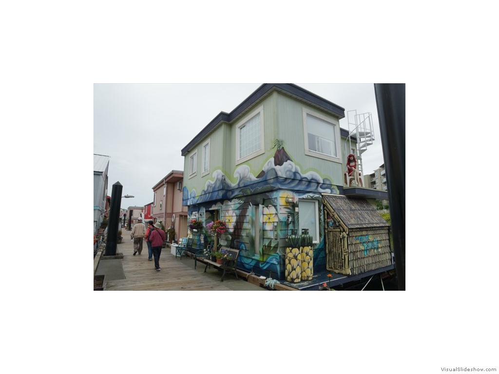 Float Homes at Victoria Fishermans Wharf 02