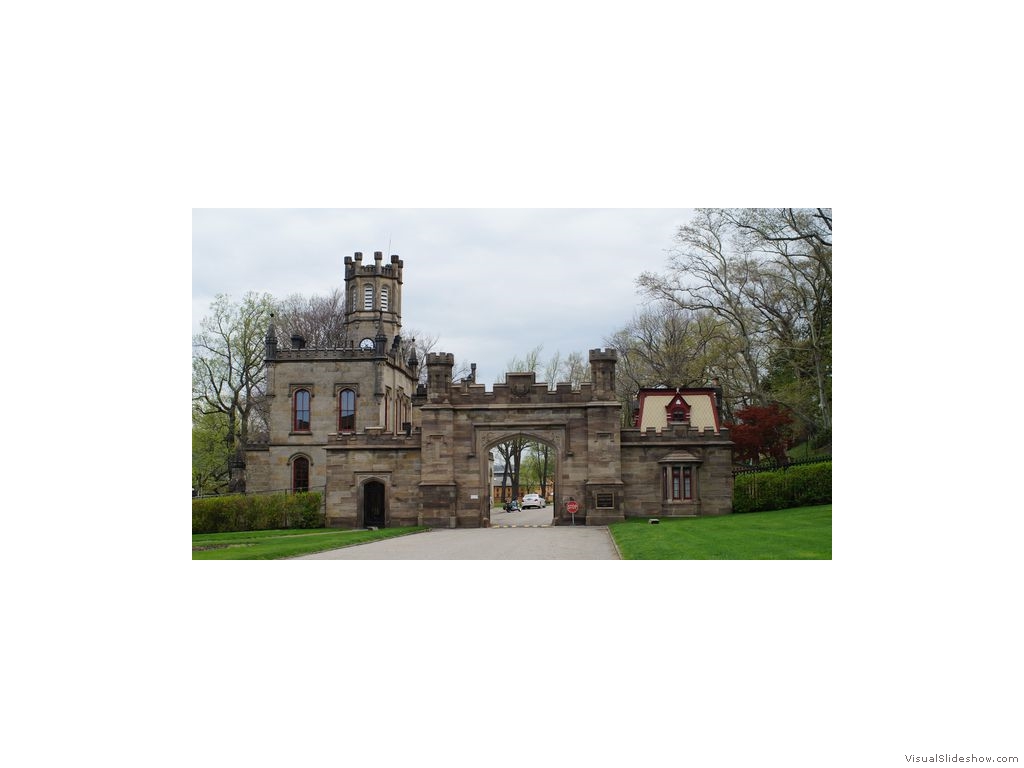Allegheny Cemetery  01 - South Gate