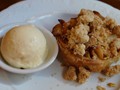 Taverne Square Dominion - Apple Crumble and Ice Cream