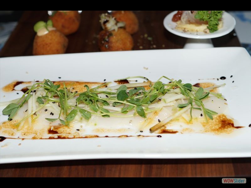 Le Table des Roys Restaurant 04 - Asian Scallop Sashimi